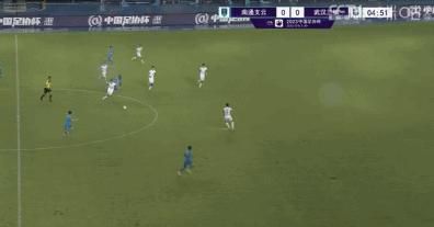 解开老师的裙子猛烈进入图片